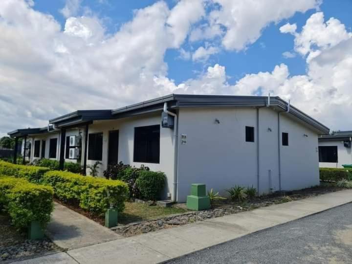 New Door Apartments 325 楠迪 外观 照片